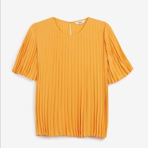 Like New Express Accordion Top L